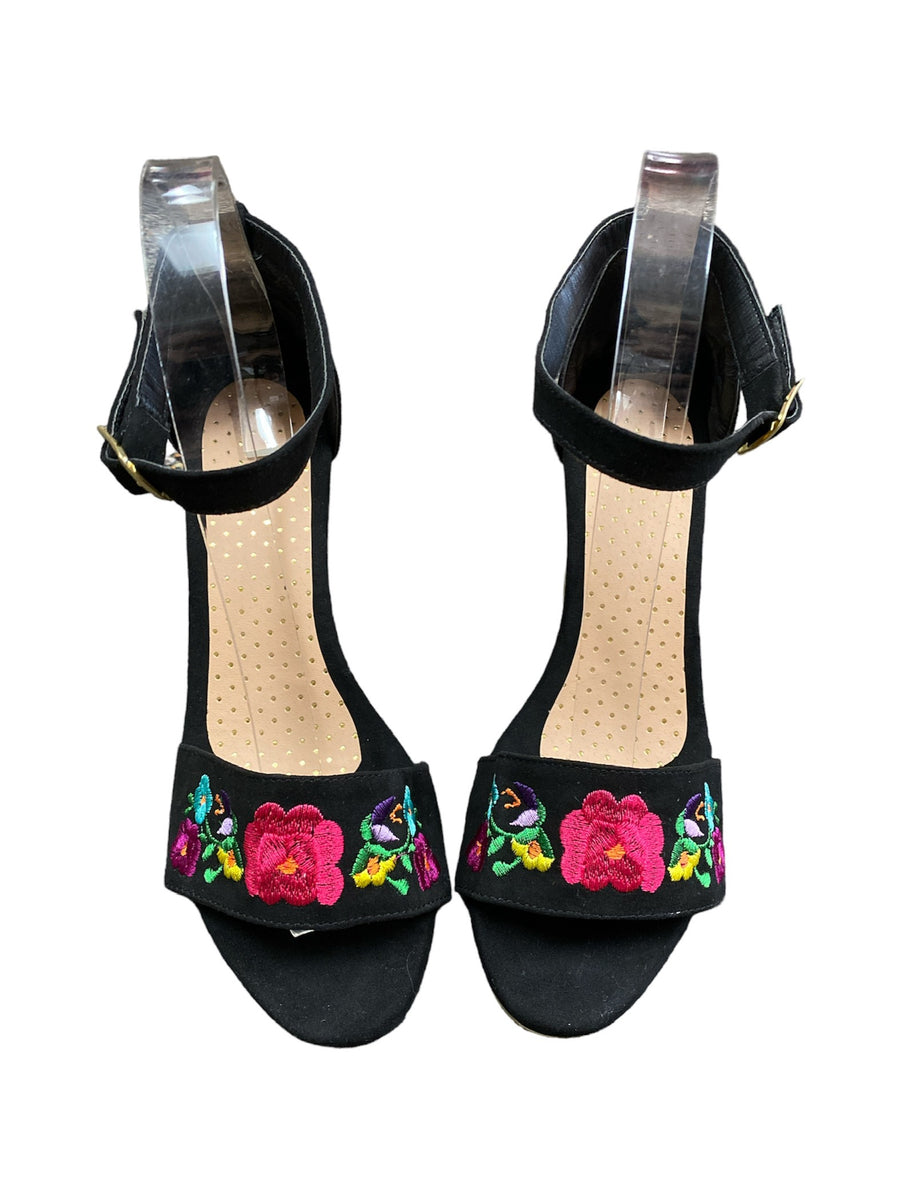 Black Floral Embroidered Heels – Cielito Lindo, image size:900x1200